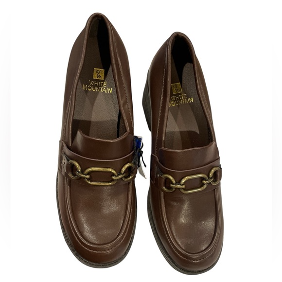White Mountain Leather Loafers with Gold Accent - Picture 1 of 8